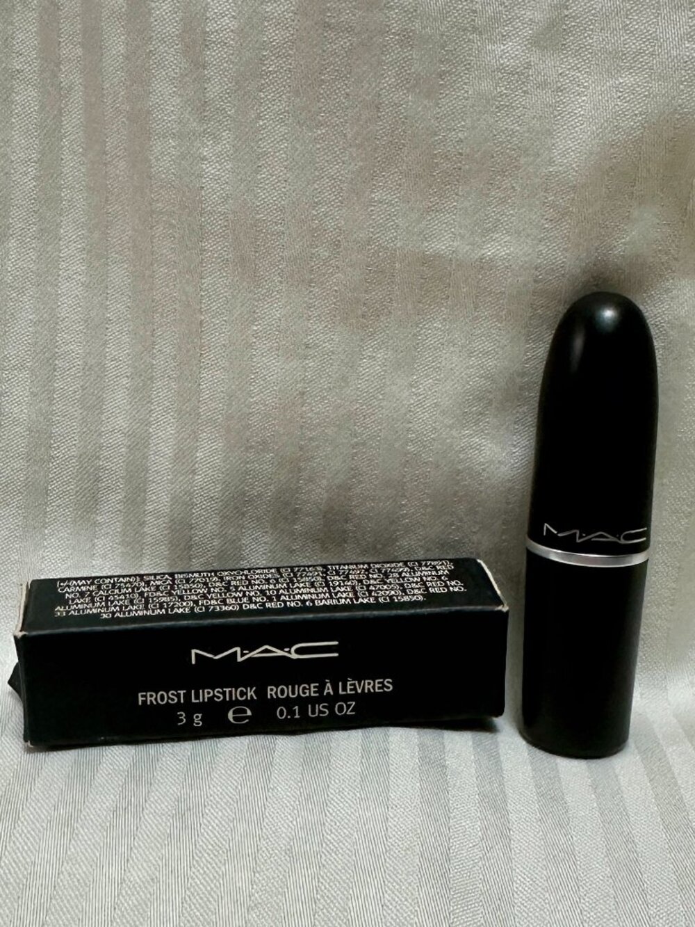 NEW IN BOX! MAC FROST LIPSTICK IN SPANISH FLY! DISCONTINUED & IN DEMAND!